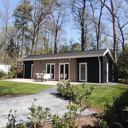 Comfortable Chalet With Combination Microwave Near The Veluwe Hoenderloo Exterior foto